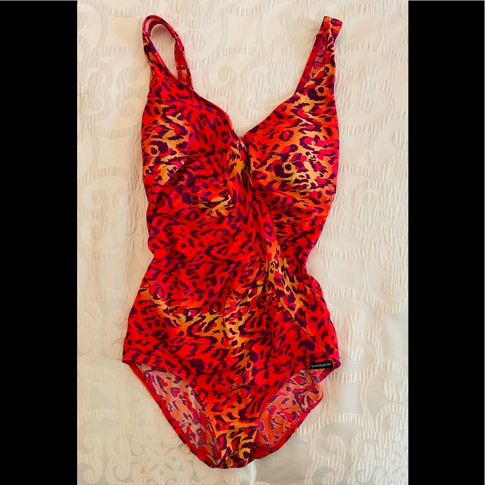 One piece swim suit